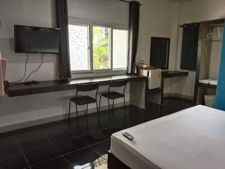 Krabi Nemo House Hostel Ao Nang Exterior photo