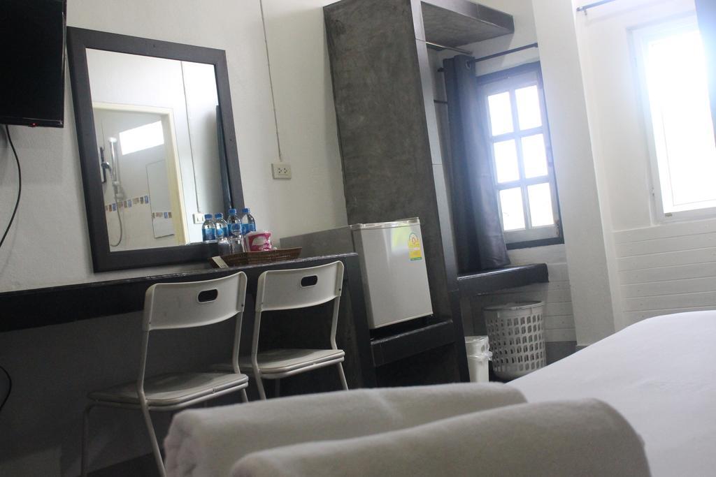 Krabi Nemo House Hostel Ao Nang Exterior photo